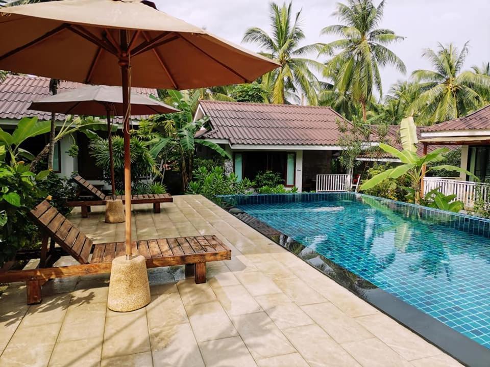 Hotel Baan Nai Suan Bophut Esterno foto